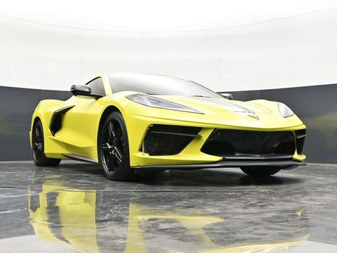 Used 2022 Chevrolet Corvette Stingray Premium Conv w/ Z51 Performance Package RWD image 37