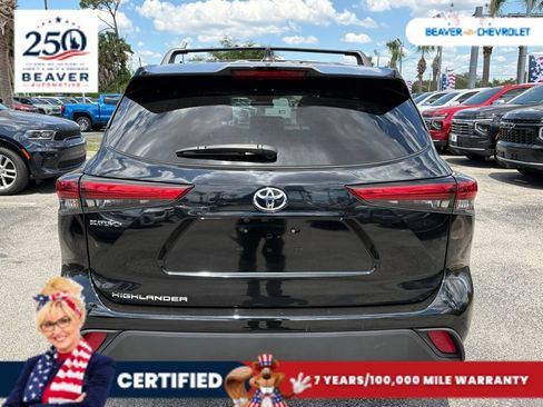 Used 2023 Toyota Highlander L FWD image 6