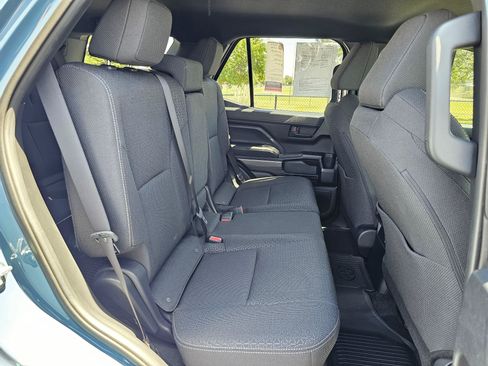 Used 2025 Toyota 4Runner SR5 AWD/4WD image 12