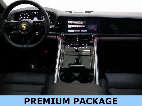 Used 2024 Porsche Panamera 4 image 9
