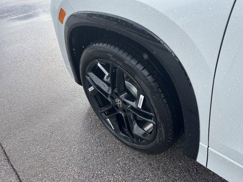 New 2026 Volkswagen Tiguan SE R-Line image 5