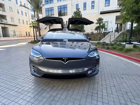Used 2021 Tesla Model X Long Range AWD/4WD image 3