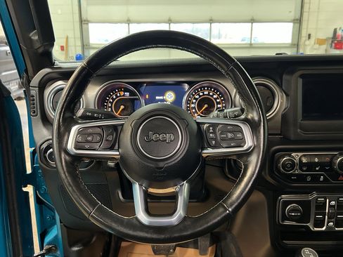 Used 2020 Jeep Wrangler Unlimited Sahara w/ LED Lighting Group image 30