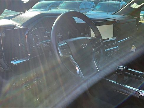 Used 2023 Chevrolet Silverado 1500 RST w/ Z71 Off-Road Package AWD/4WD image 13