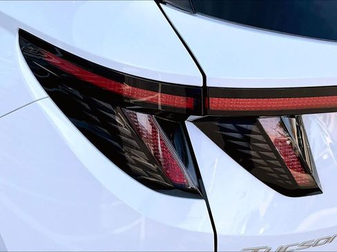 Used 2025 Hyundai Tucson Limited image 27
