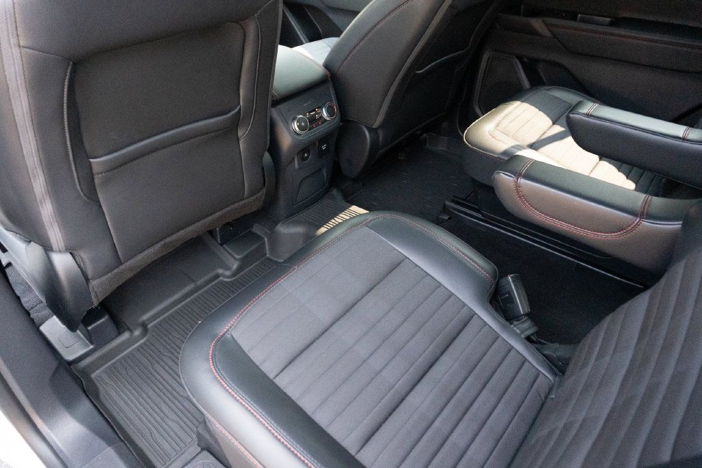 Used 2025 Ford Explorer ST-Line w/ Premium Package RWD image 21