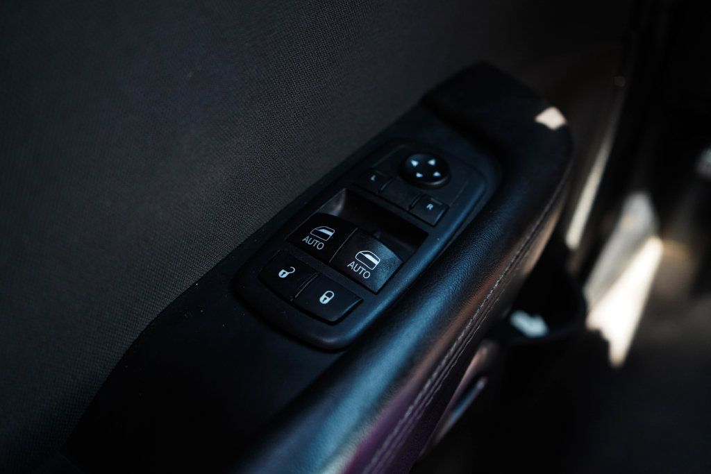 Used 2018 Dodge Challenger R/T RWD image 30