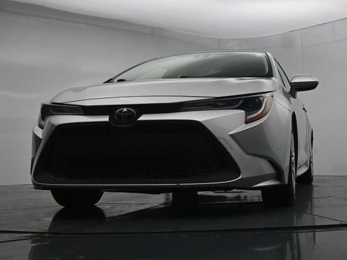 Used 2022 Toyota Corolla LE FWD image 19