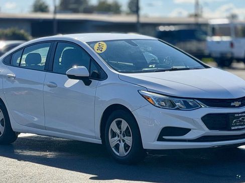 Used 2017 Chevrolet Cruze LS image 1