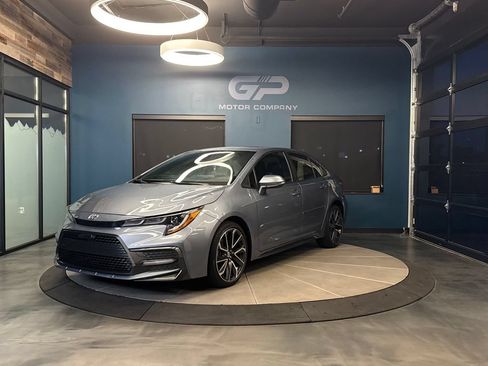 Used 2022 Toyota Corolla SE w/ SE Premium Package FWD image 7