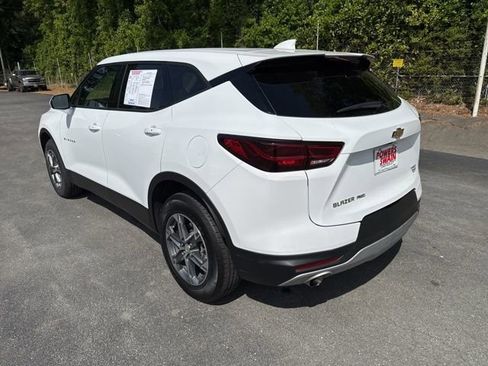 Used 2025 Chevrolet Blazer LT AWD/4WD image 3