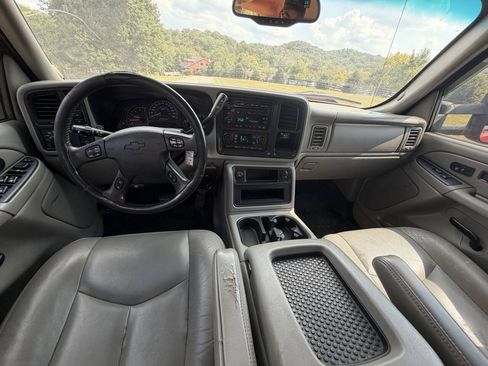 Used 2005 Chevrolet Silverado 2500 LT w/ Heavy-Duty Power Package AWD/4WD image 26