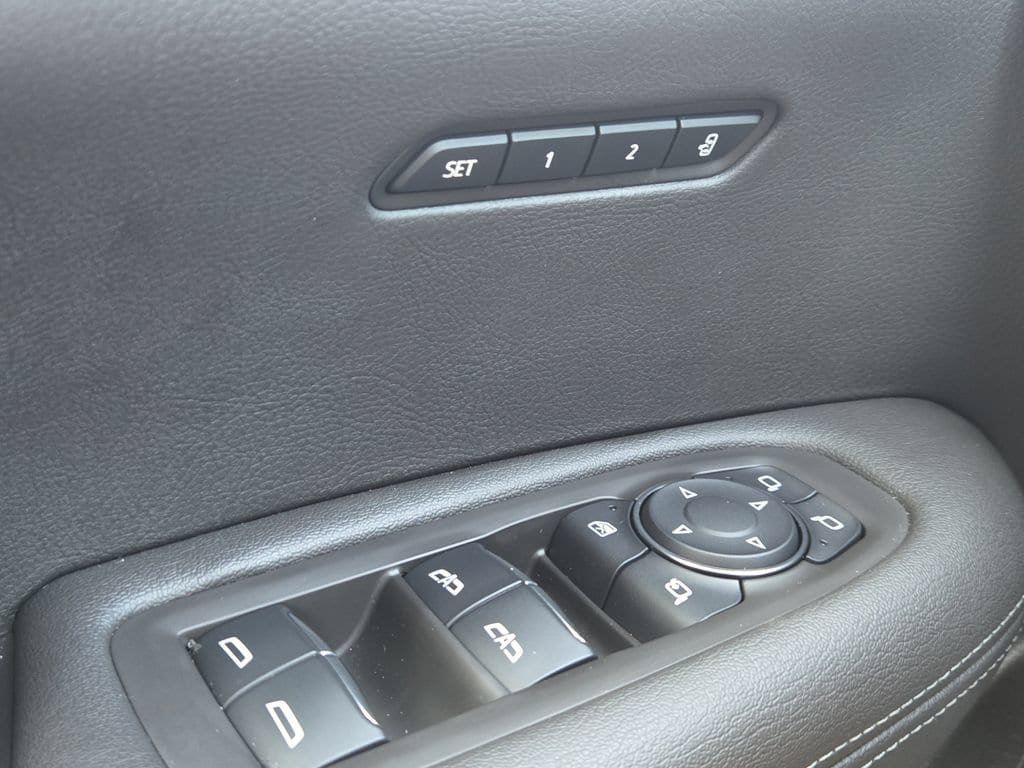 Certified 2024 Cadillac XT6 Luxury w/ LPO, Floor Liner Package AWD/4WD image 20