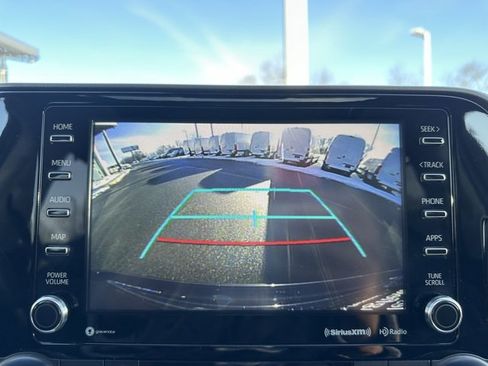 Used 2022 Toyota Highlander XLE image 22