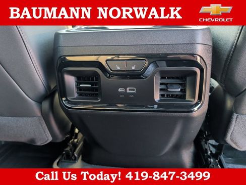 Used 2025 Chevrolet Silverado 2500 ZR2 w/ Technology Package AWD/4WD image 43