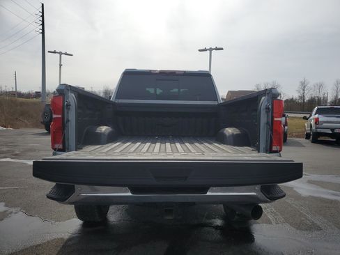 Used 2025 Chevrolet Silverado 2500 LTZ w/ LTZ Plus Package image 11