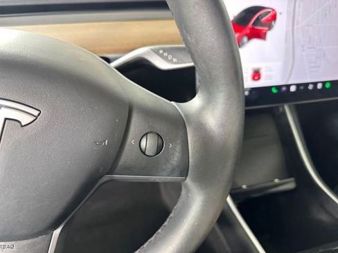 Used 2018 Tesla Model 3 Long Range image 16