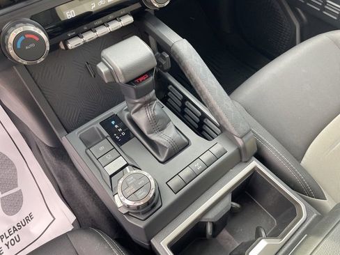 Used 2024 Toyota Tacoma TRD Off-Road image 17