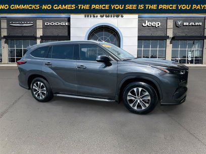 Used 2022 Toyota Highlander XLE
