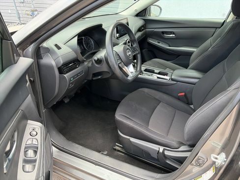 Used 2024 Nissan Sentra SV FWD image 6