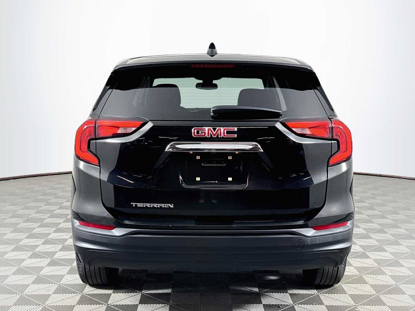 Used 2021 GMC Terrain SLE FWD image 6