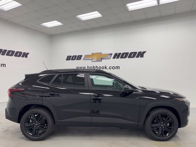 New 2026 Chevrolet Trax ACTIV w/ Sunroof Package FWD image 4