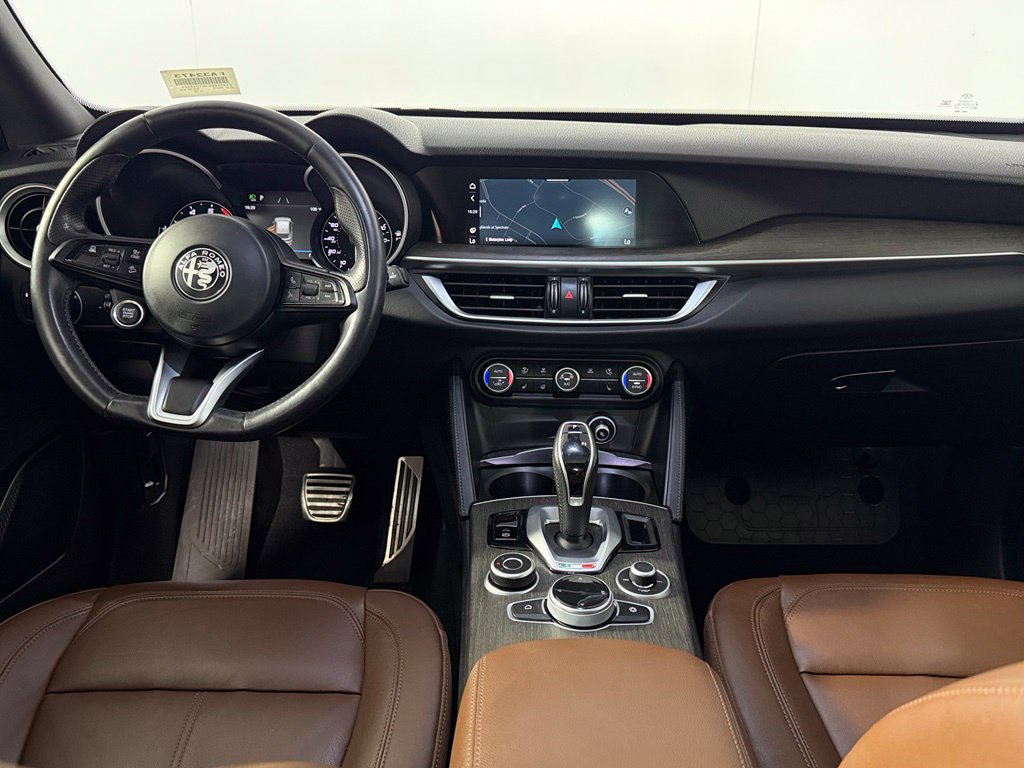 Used 2022 Alfa Romeo Stelvio Ti AWD/4WD image 14