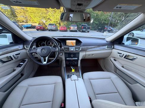 Used 2016 Mercedes-Benz E 350 Sedan image 7