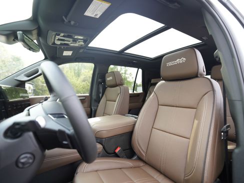 New 2026 Chevrolet Tahoe High Country RWD image 9