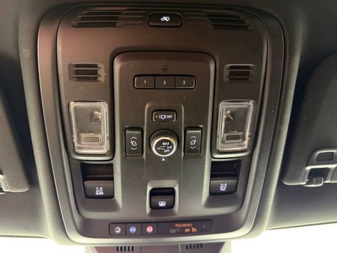 Used 2022 Cadillac Escalade Premium Luxury w/ LPO, Radiant Package AWD/4WD image 33