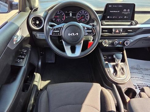 Used 2022 Kia Forte LXS FWD image 7