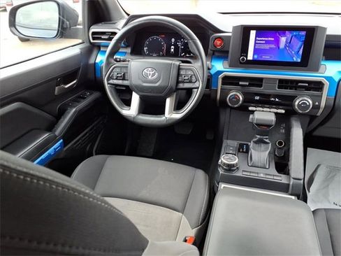 Used 2024 Toyota Tacoma 4x4 Double Cab image 4