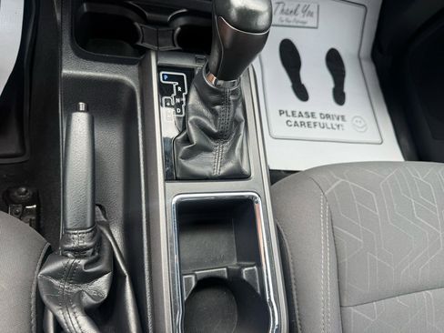 Used 2019 Toyota Tacoma TRD Off-Road AWD/4WD image 27
