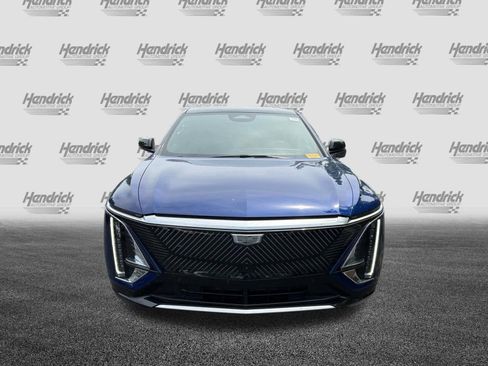 Used 2024 Cadillac Lyriq Luxury RWD image 3