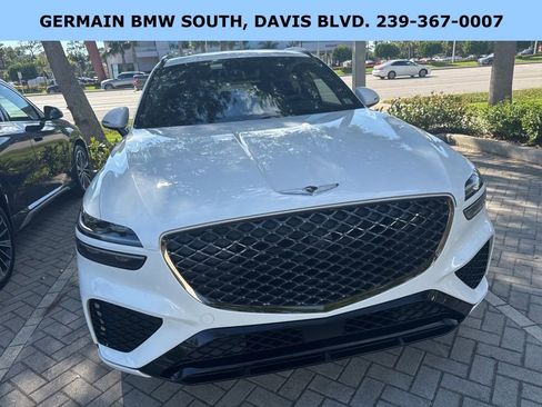 Used 2022 Genesis GV70 2.5T w/ Sport Prestige Package image 4