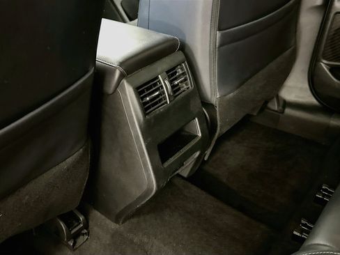 Used 2025 Mitsubishi Outlander SE AWD/4WD image 28