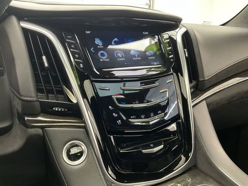 Used 2020 Cadillac Escalade ESV Platinum image 12