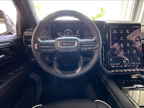 Used 2025 GMC Yukon AT4 Ultimate AWD/4WD image 5