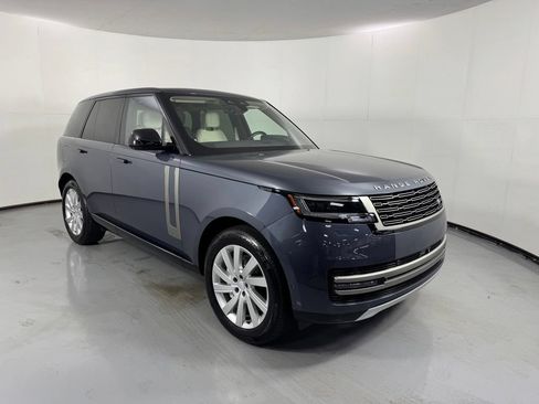 Used 2025 Land Rover Range Rover SE AWD/4WD image 4