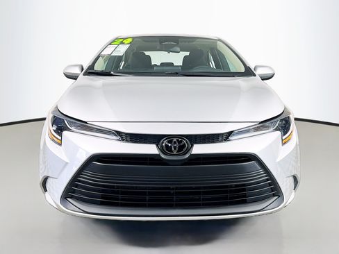 Used 2024 Toyota Corolla LE FWD image 11