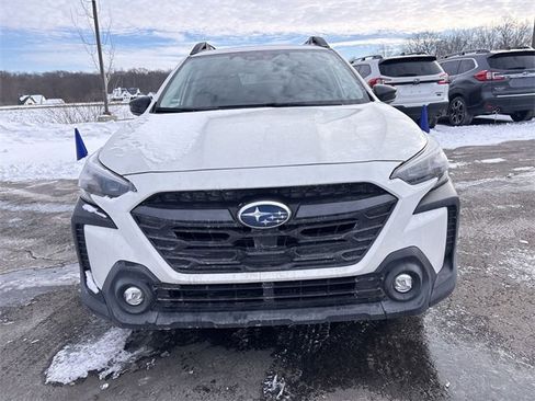 Used 2023 Subaru Outback Premium image 4