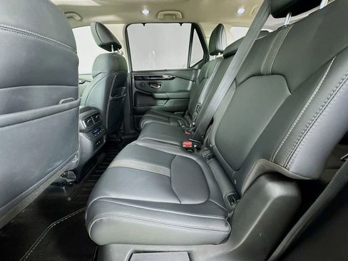 Used 2024 Honda Pilot Touring image 33