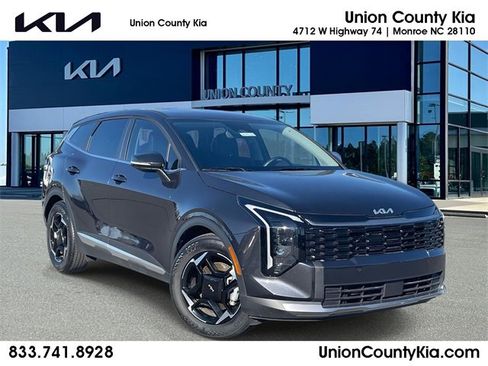 Certified 2026 Kia Sportage EX image 1