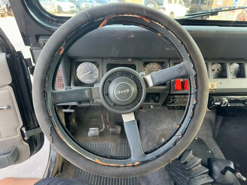 Used 1989 Jeep Wrangler Laredo image 25