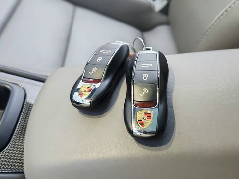 Used 2014 Porsche 911 Turbo S image 37