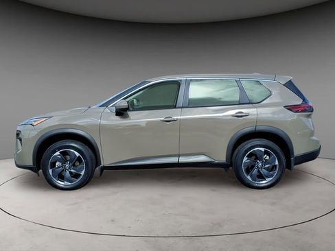 Used 2025 Nissan Rogue SV image 2