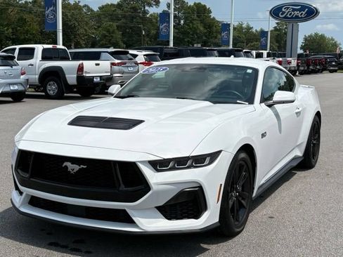 Used 2025 Ford Mustang GT RWD image 1