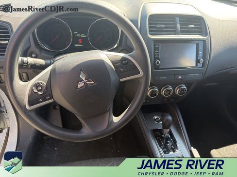 Used 2024 Mitsubishi Outlander Sport AWD image 9