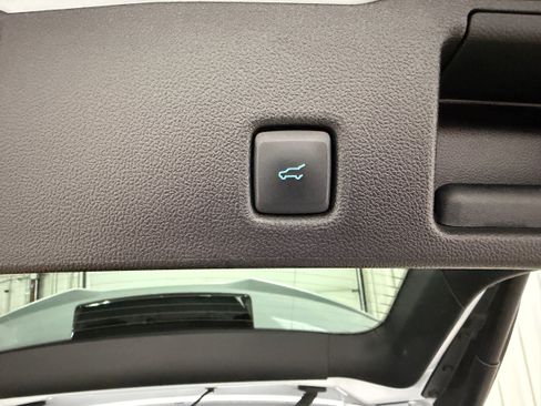Certified 2025 Ford Escape ST-Line Select AWD/4WD image 30