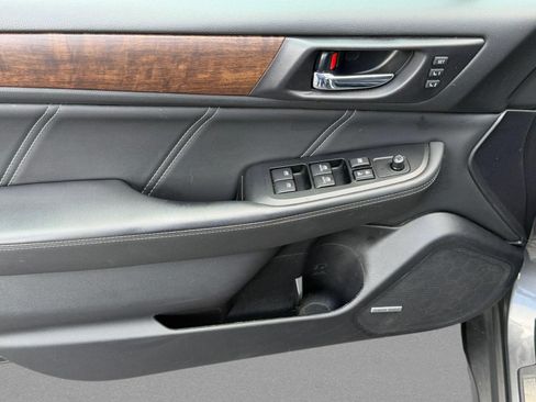 Used 2018 Subaru Outback 2.5i Limited AWD/4WD image 12